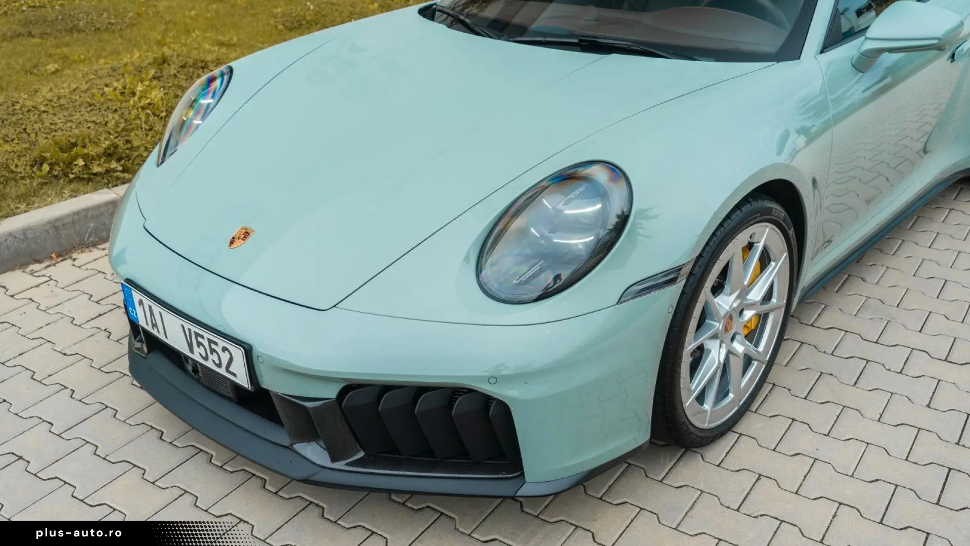 PORSCHE 992 Carrera 4 GTS T-Hybrid PCCB Aerokit BOSE