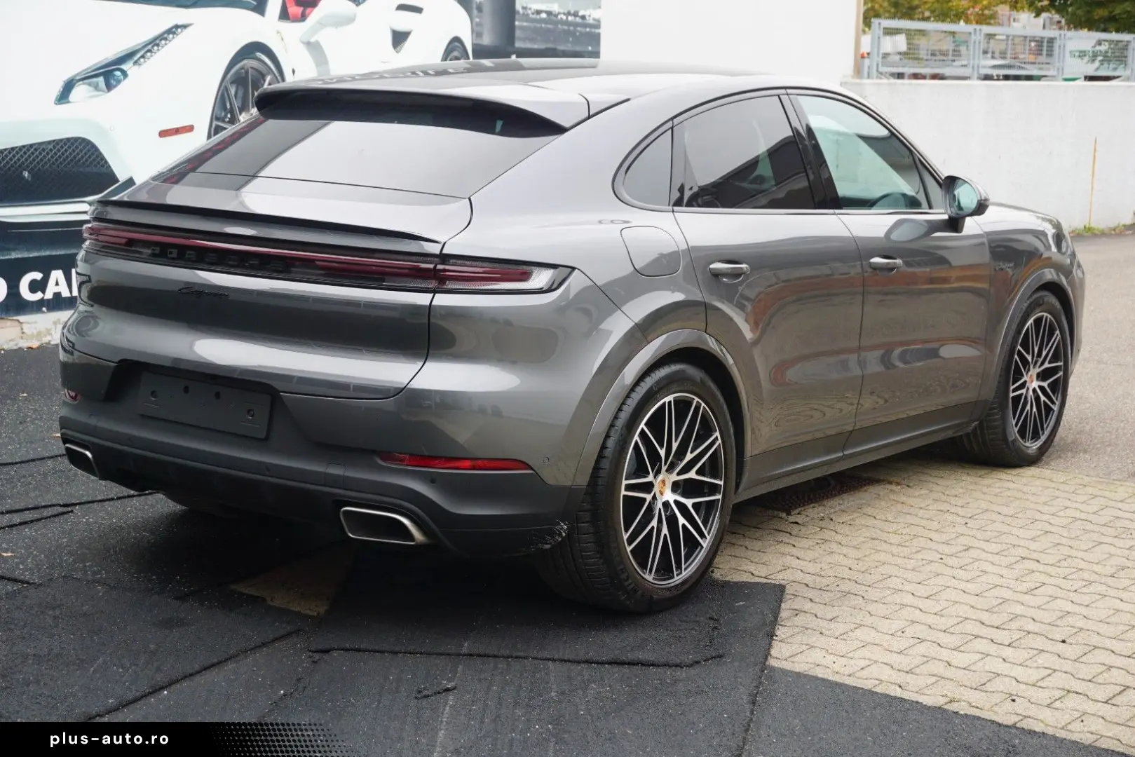 PORSCHE Cayenne Coupe E-Hybrid HAL Luft BOSE INNO 14Wege