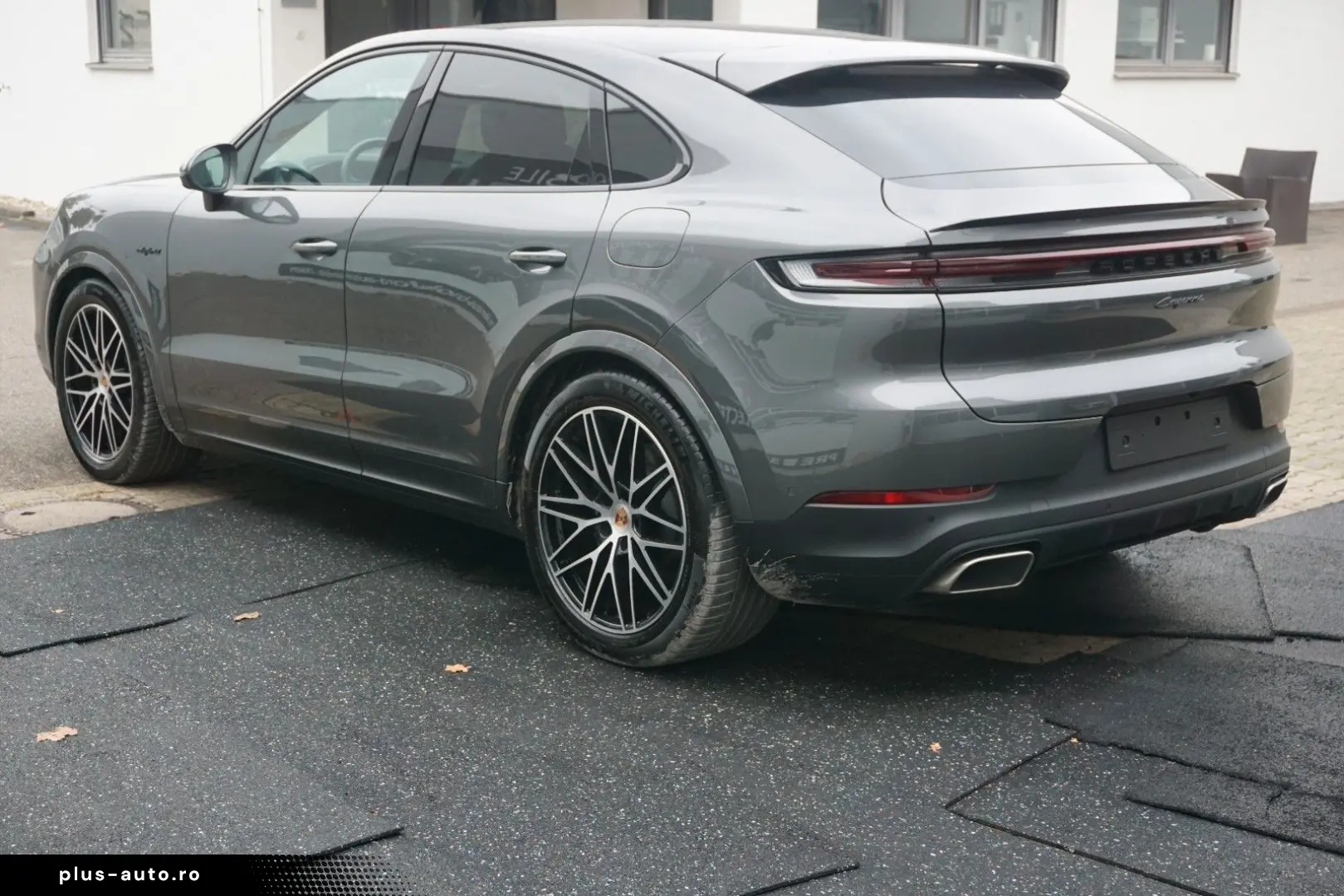 PORSCHE Cayenne Coupe E-Hybrid HAL Luft BOSE INNO 14Wege