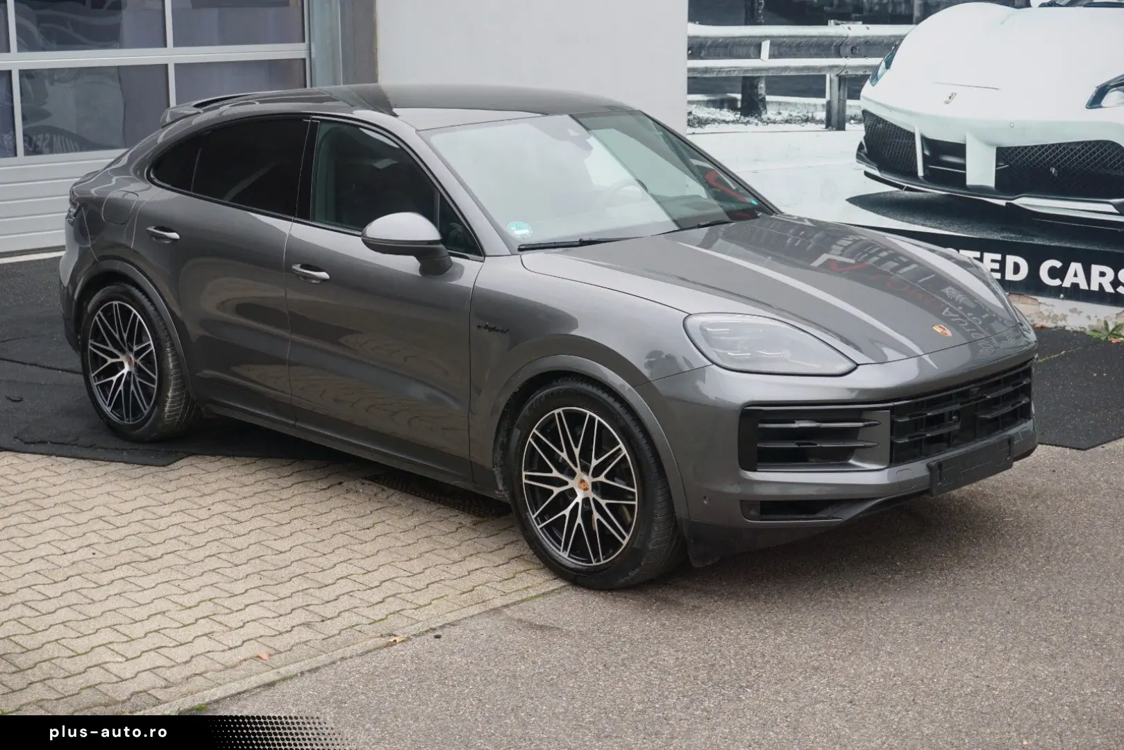 PORSCHE Cayenne Coupe E-Hybrid HAL Luft BOSE INNO 14Wege