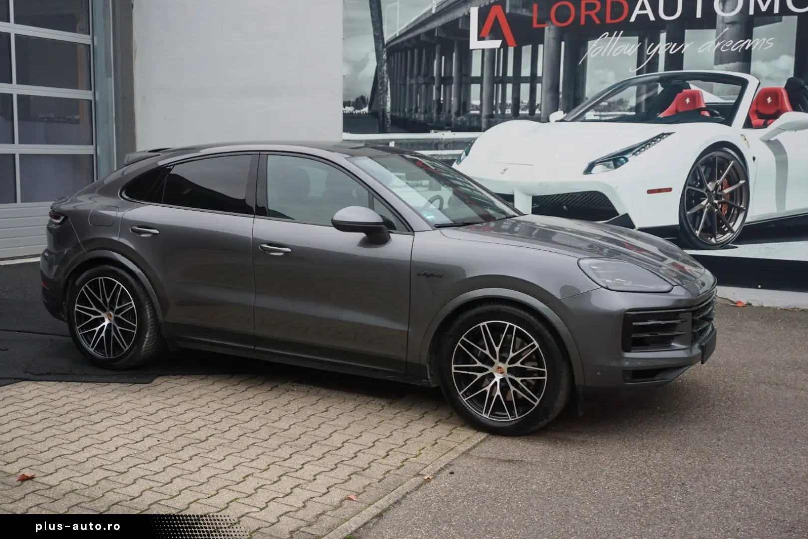 PORSCHE Cayenne Coupe E-Hybrid HAL Luft BOSE INNO 14Wege