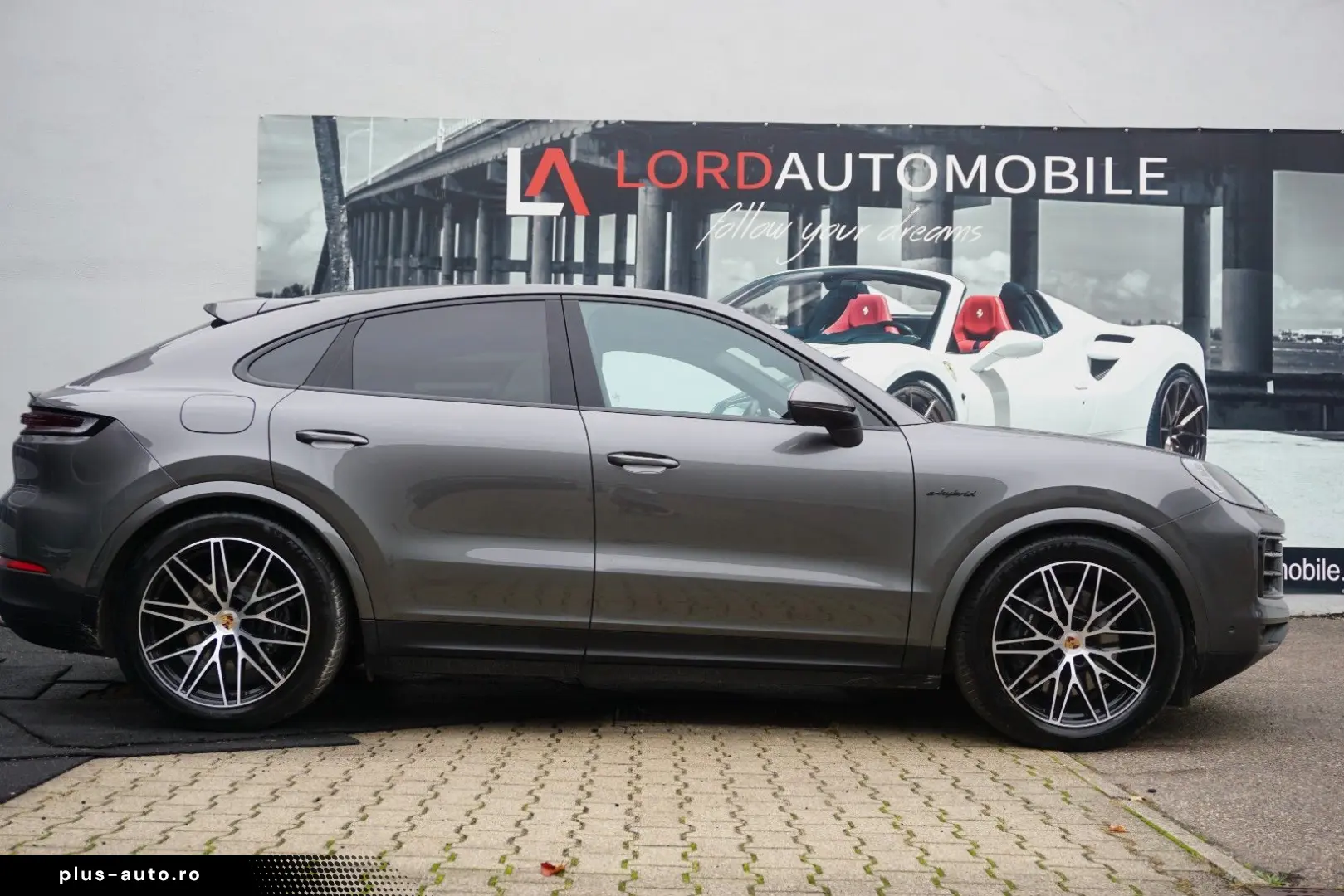 PORSCHE Cayenne Coupe E-Hybrid HAL Luft BOSE INNO 14Wege