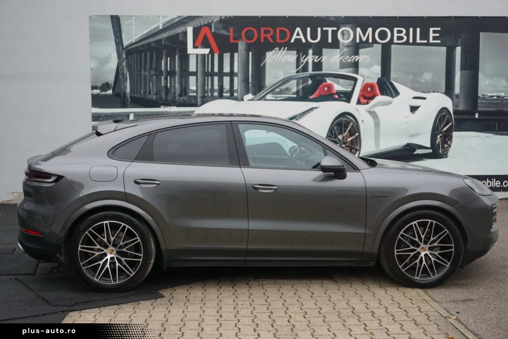 PORSCHE Cayenne Coupe E-Hybrid HAL Luft BOSE INNO 14Wege
