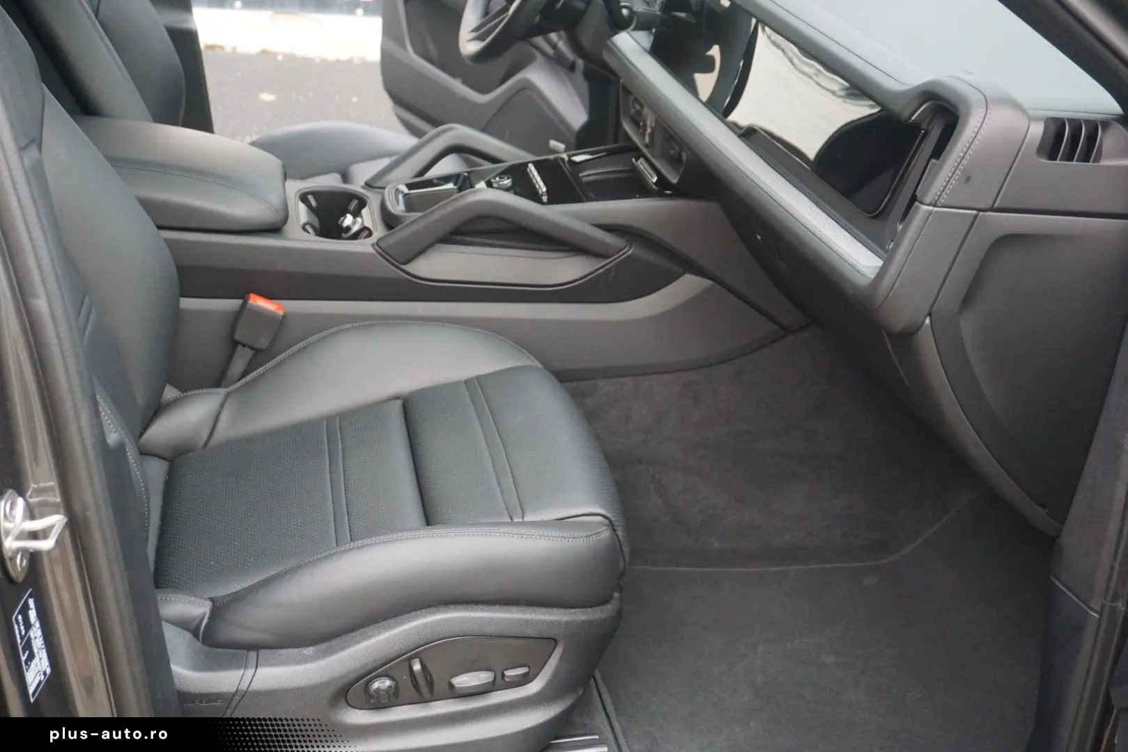 PORSCHE Cayenne Coupe E-Hybrid HAL Luft BOSE INNO 14Wege