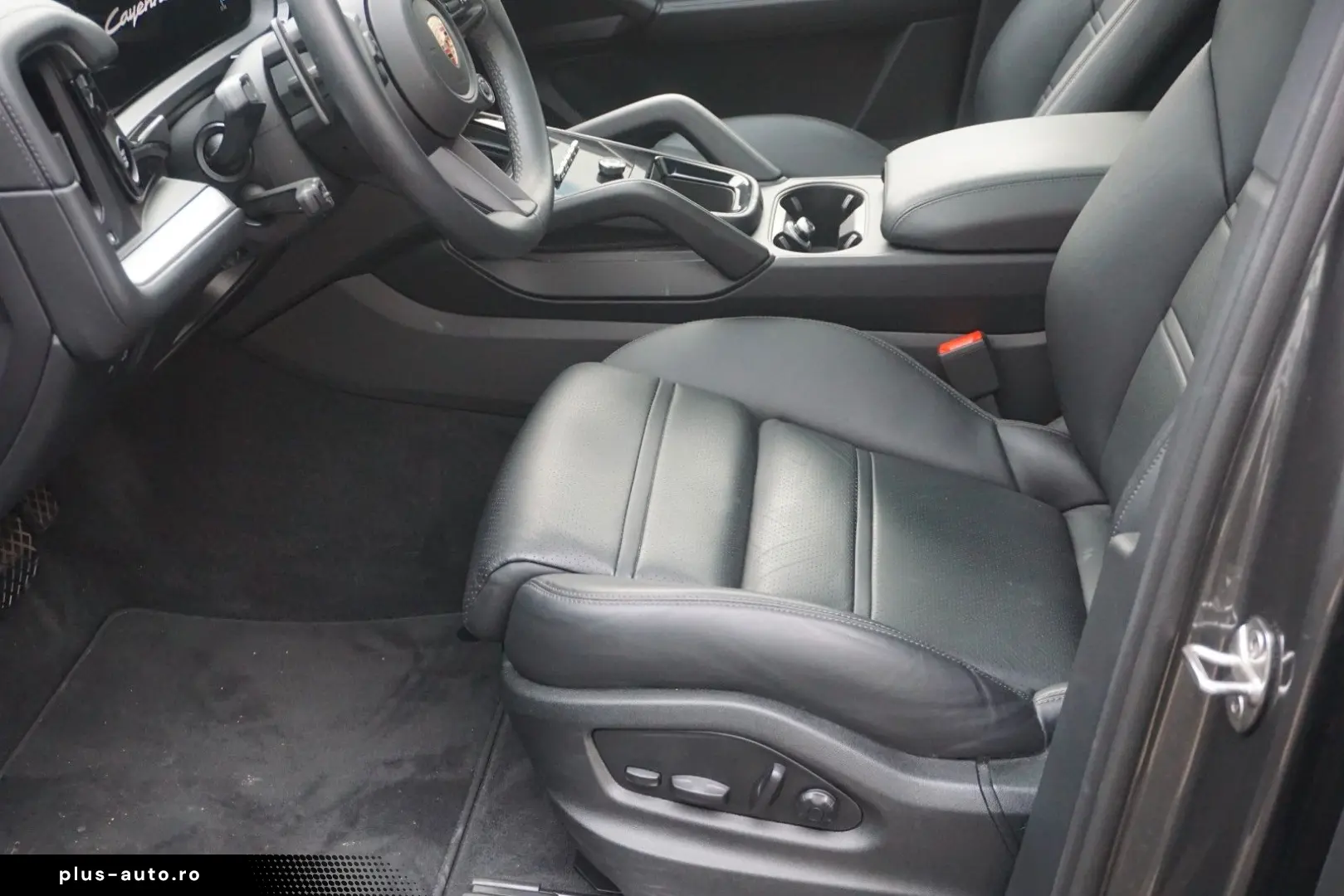 PORSCHE Cayenne Coupe E-Hybrid HAL Luft BOSE INNO 14Wege