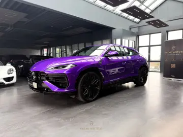 LAMBORGHINI URUS SE HYBRID4.0 V8 PANO HEAD-UP AKRAPOVIC