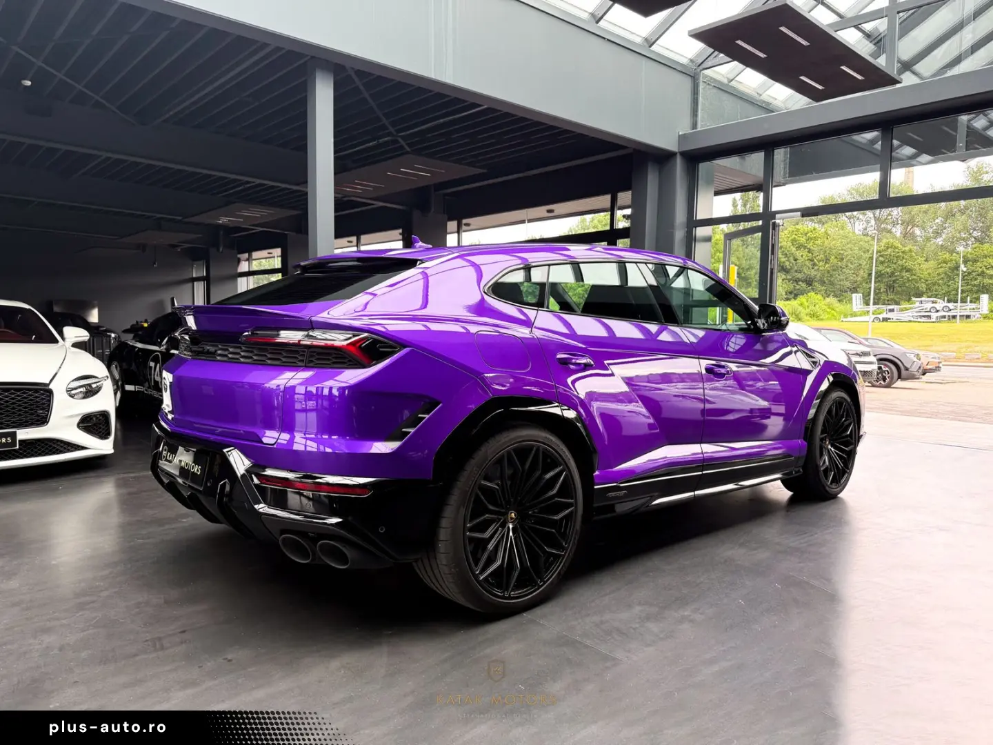 LAMBORGHINI URUS SE HYBRID4.0 V8 PANO HEAD-UP AKRAPOVIC