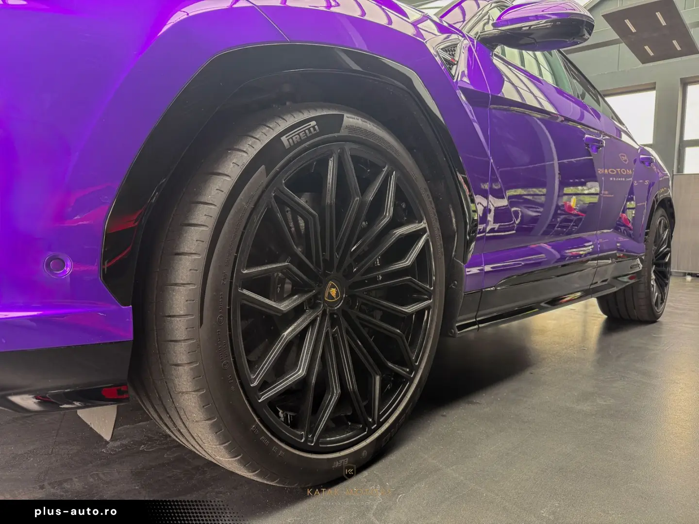 LAMBORGHINI URUS SE HYBRID4.0 V8 PANO HEAD-UP AKRAPOVIC