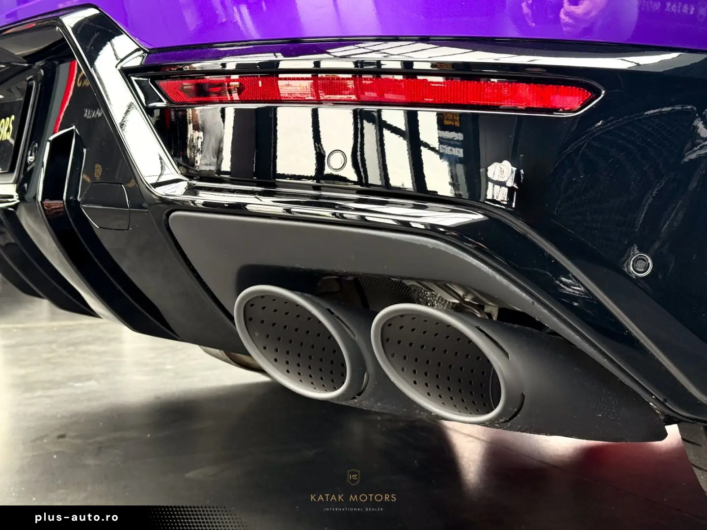 LAMBORGHINI URUS SE HYBRID4.0 V8 PANO HEAD-UP AKRAPOVIC