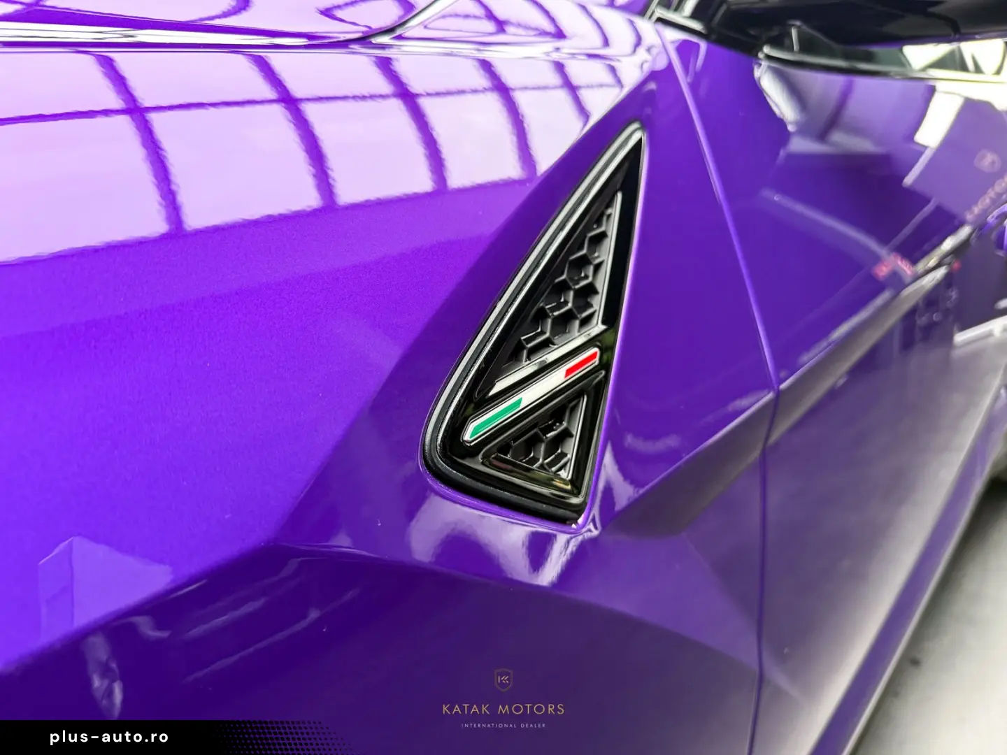 LAMBORGHINI URUS SE HYBRID4.0 V8 PANO HEAD-UP AKRAPOVIC