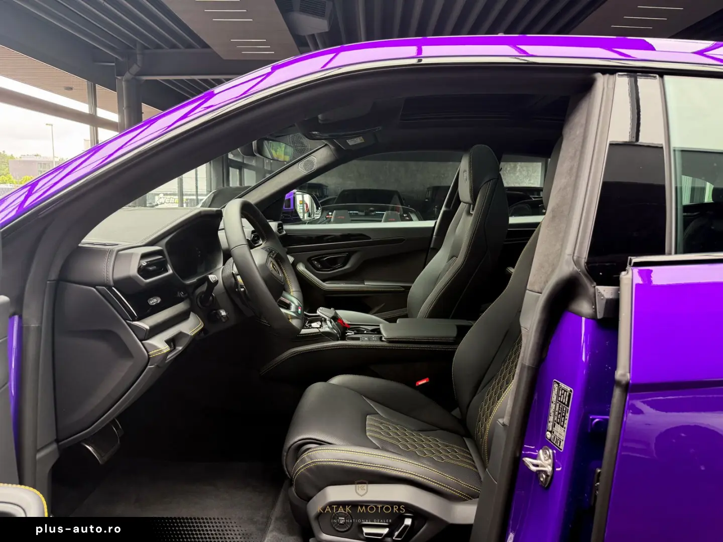 LAMBORGHINI URUS SE HYBRID4.0 V8 PANO HEAD-UP AKRAPOVIC