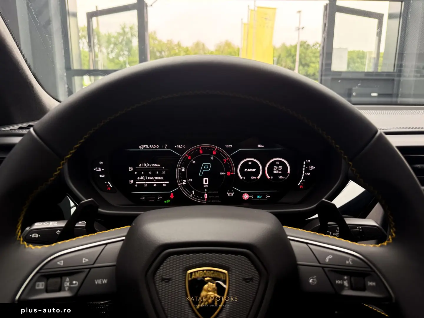 LAMBORGHINI URUS SE HYBRID4.0 V8 PANO HEAD-UP AKRAPOVIC