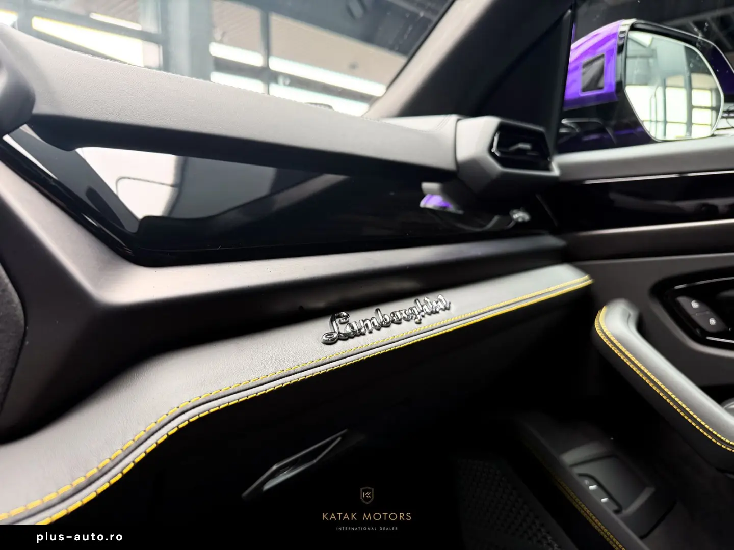 LAMBORGHINI URUS SE HYBRID4.0 V8 PANO HEAD-UP AKRAPOVIC