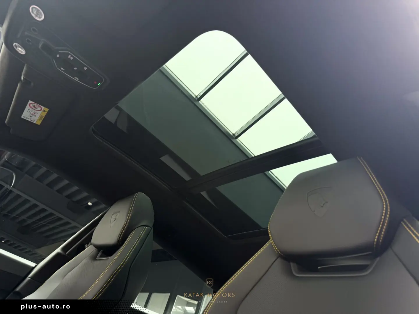LAMBORGHINI URUS SE HYBRID4.0 V8 PANO HEAD-UP AKRAPOVIC