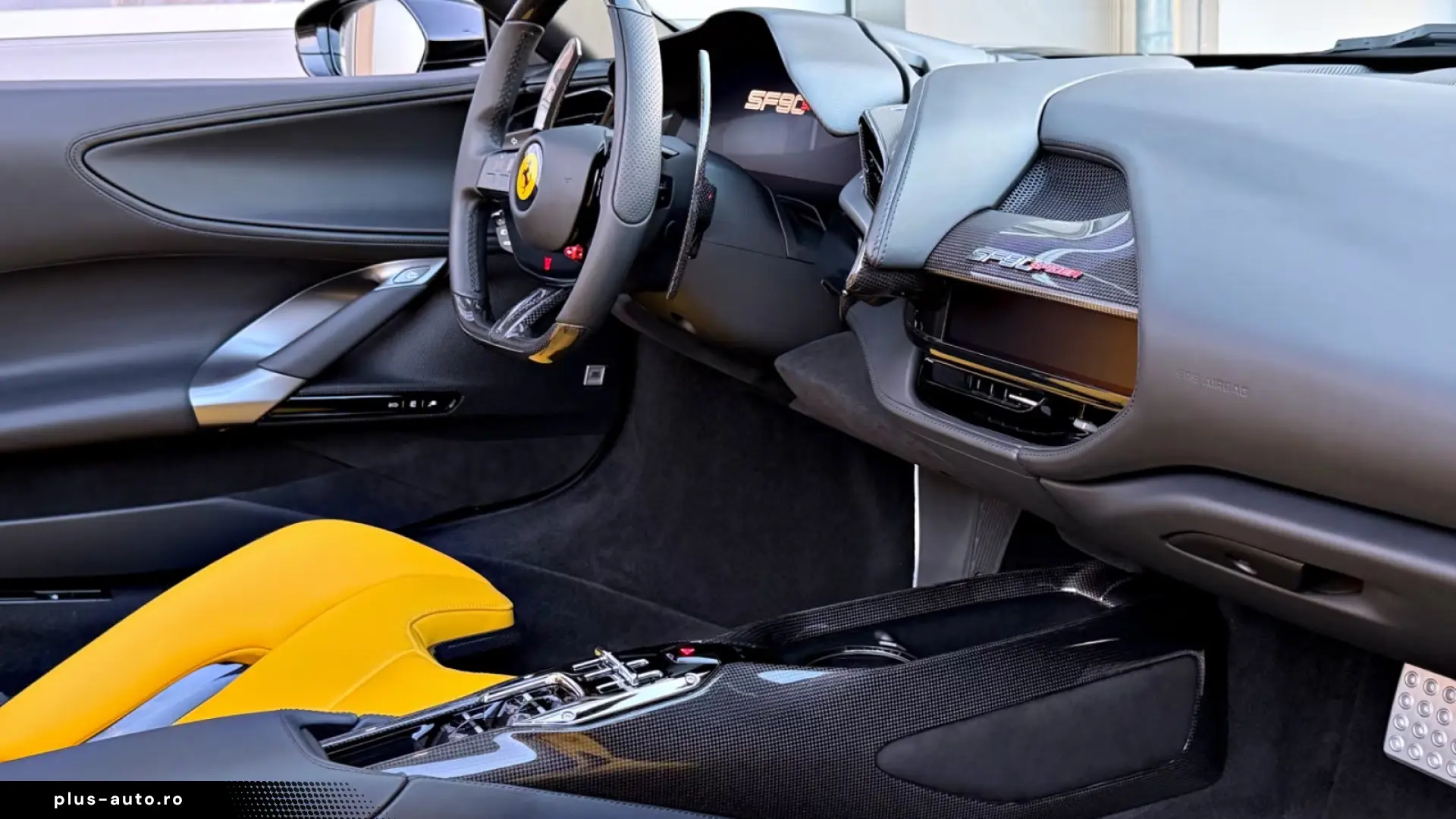 Ferrari SF90 Spider   999 CP • CARBON RACING SEATS