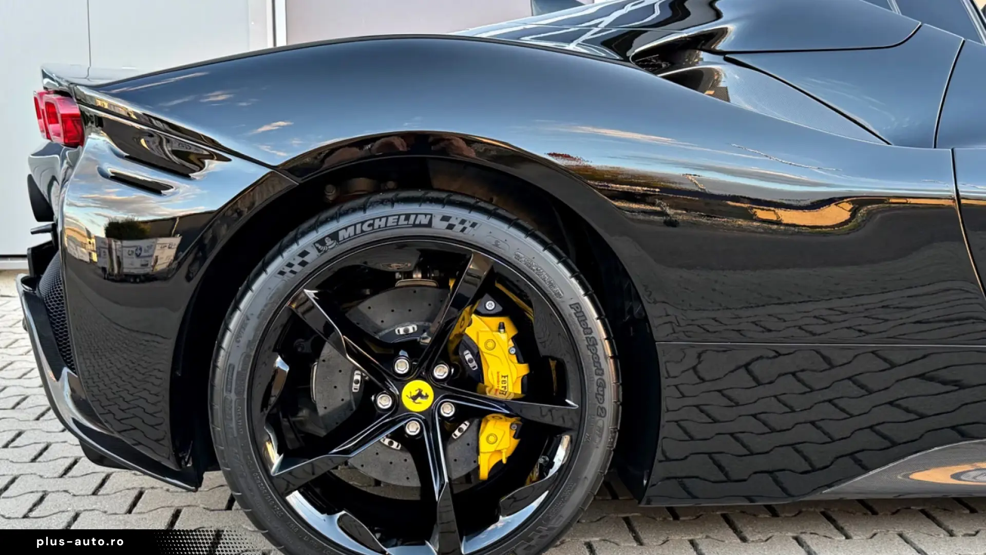 Ferrari SF90 Spider   999 CP • CARBON RACING SEATS