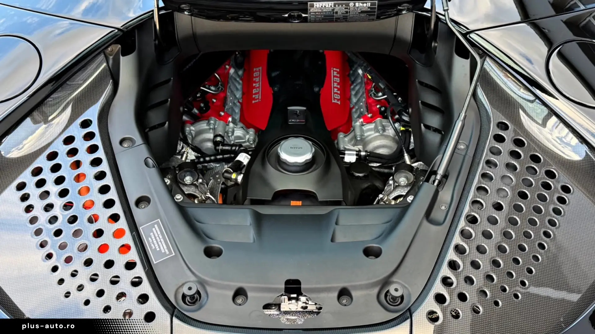 Ferrari SF90 Spider   999 CP • CARBON RACING SEATS