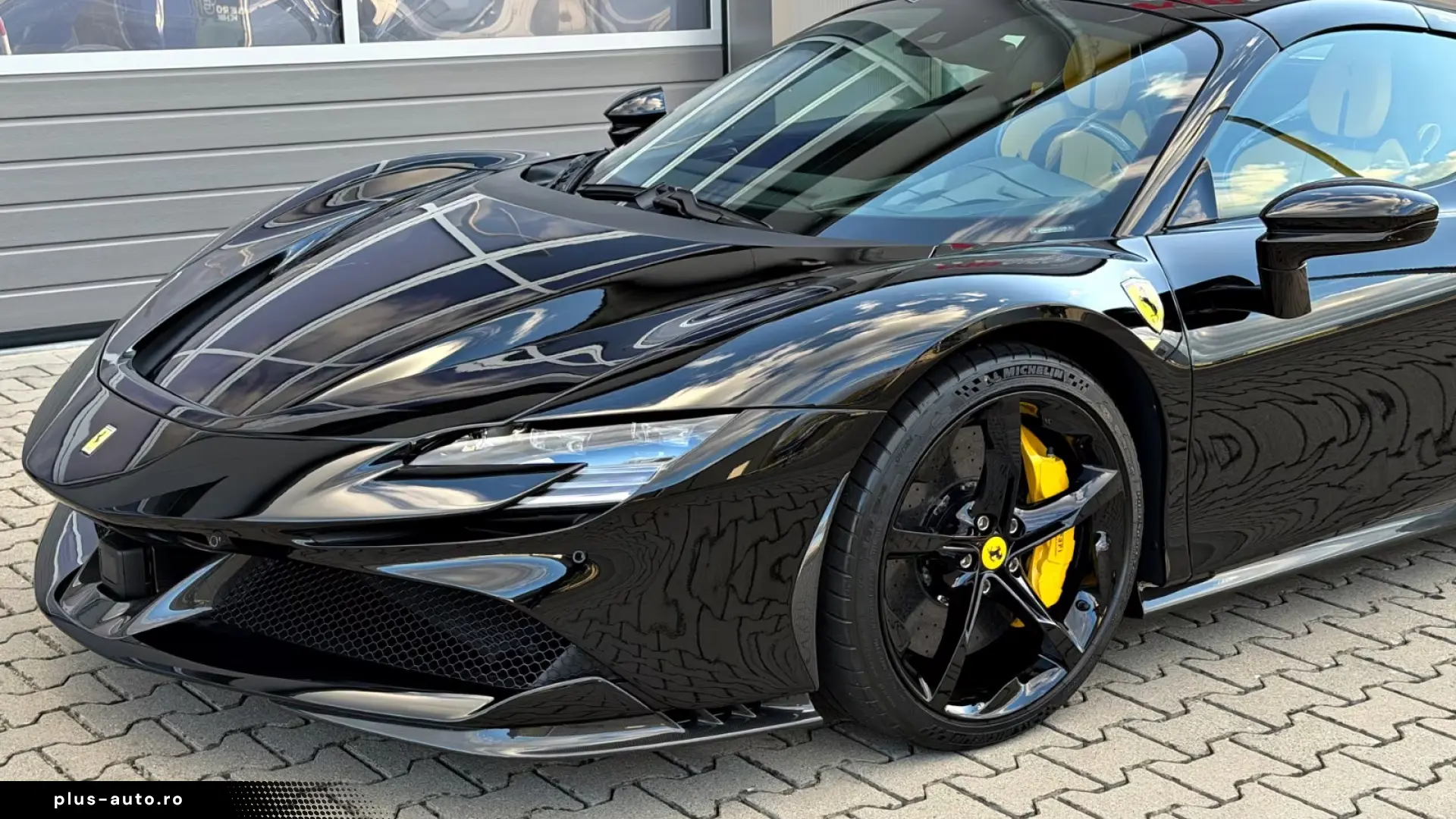 Ferrari SF90 Spider   999 CP • CARBON RACING SEATS