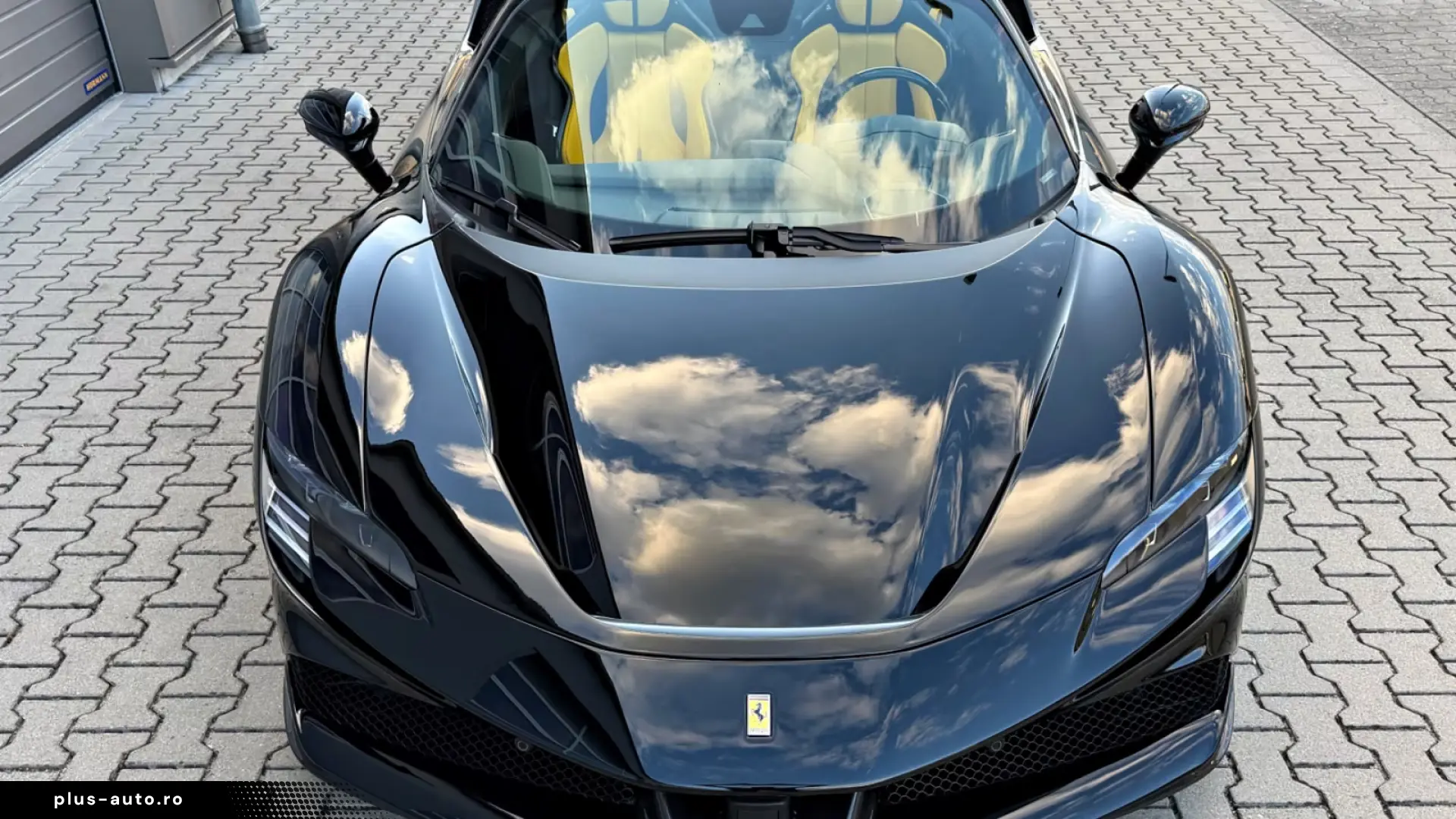 Ferrari SF90 Spider   999 CP • CARBON RACING SEATS