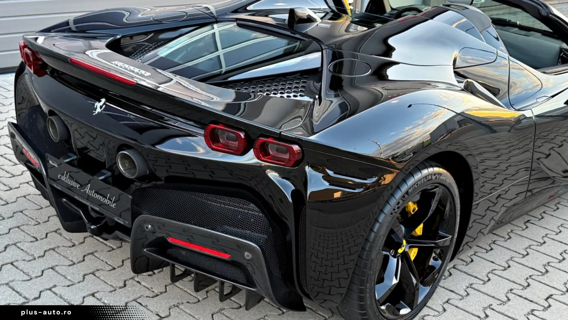 Ferrari SF90 Spider   999 CP • CARBON RACING SEATS