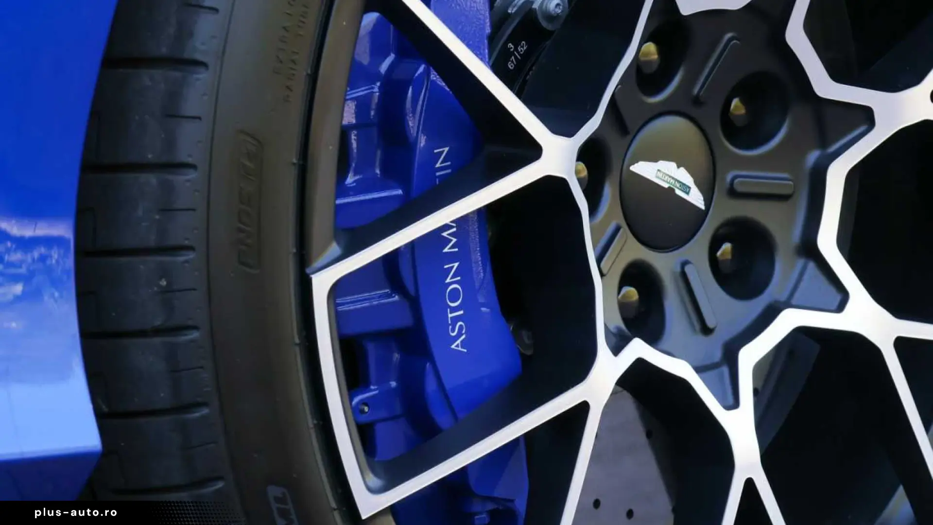Aston Martin Vanquish Volante 835 CP • V12 • TITANIUM