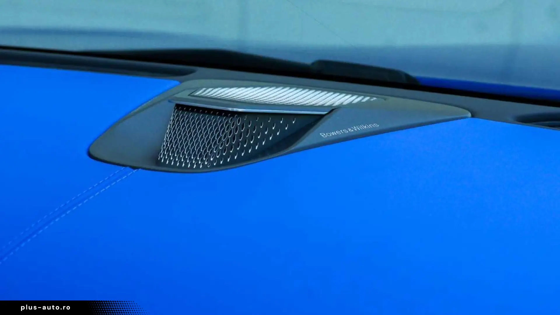 Aston Martin Vanquish Volante 835 CP • V12 • TITANIUM