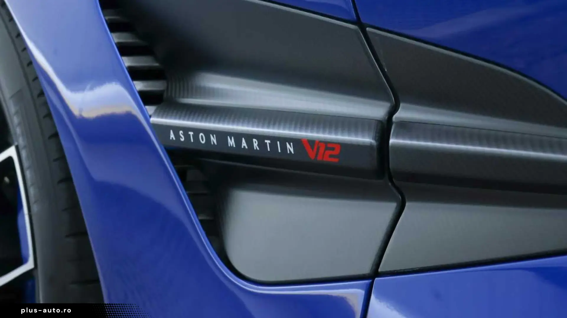 Aston Martin Vanquish Volante 835 CP • V12 • TITANIUM