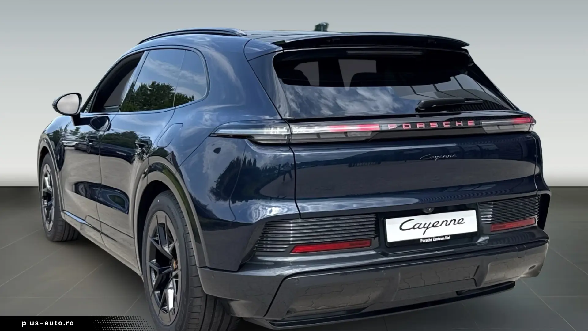 Porsche Cayenne Electric HeadUp Surround-View