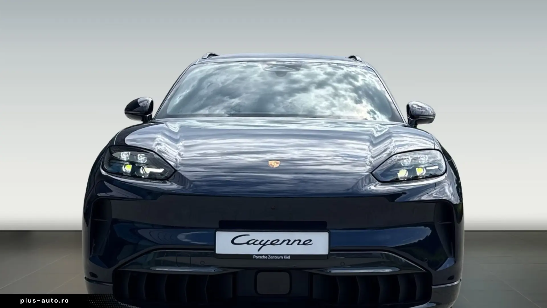 Porsche Cayenne Electric HeadUp Surround-View