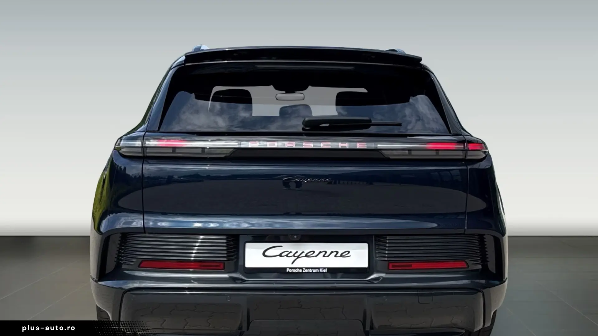 Porsche Cayenne Electric HeadUp Surround-View