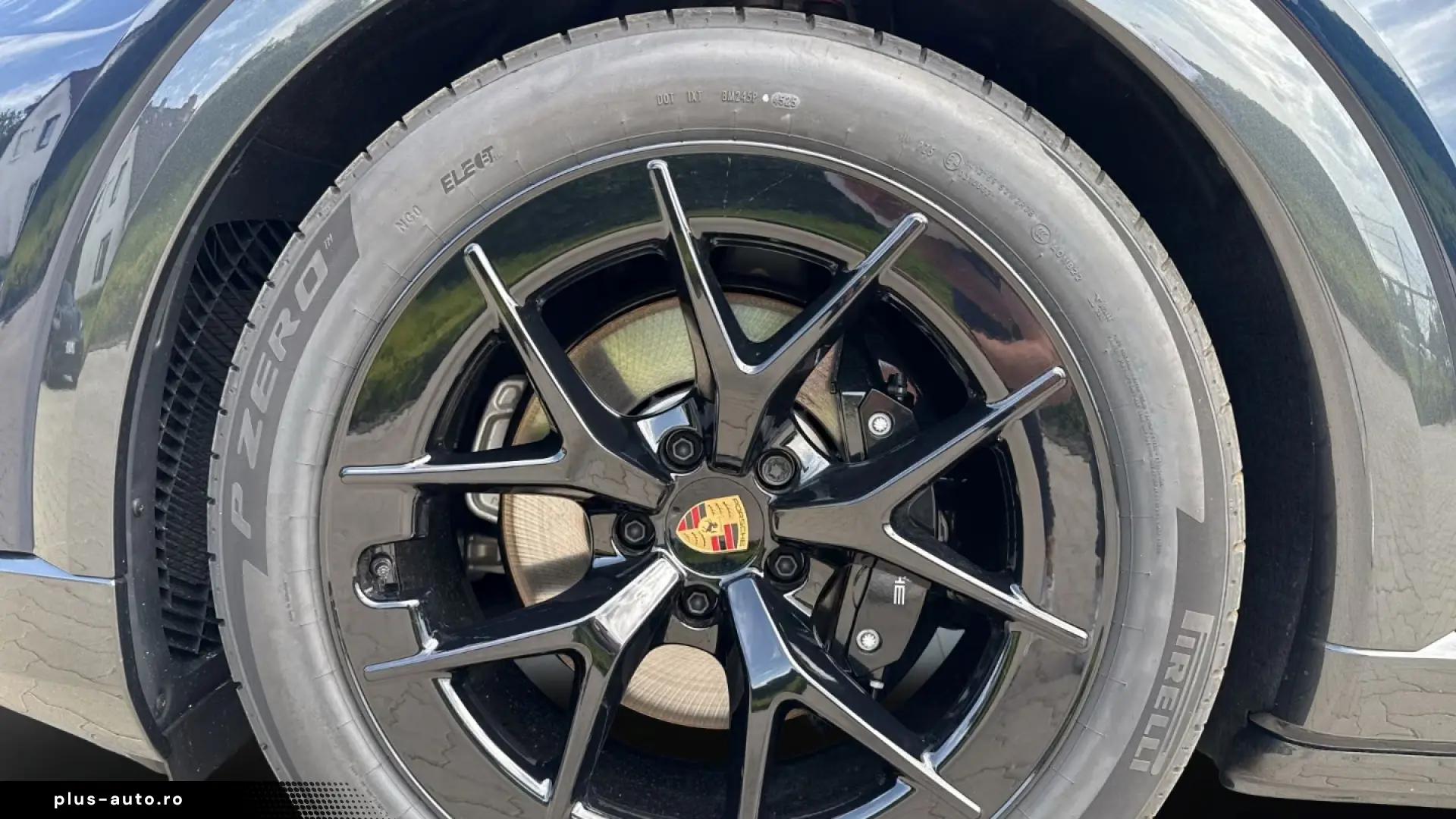 Porsche Cayenne Electric HeadUp Surround-View