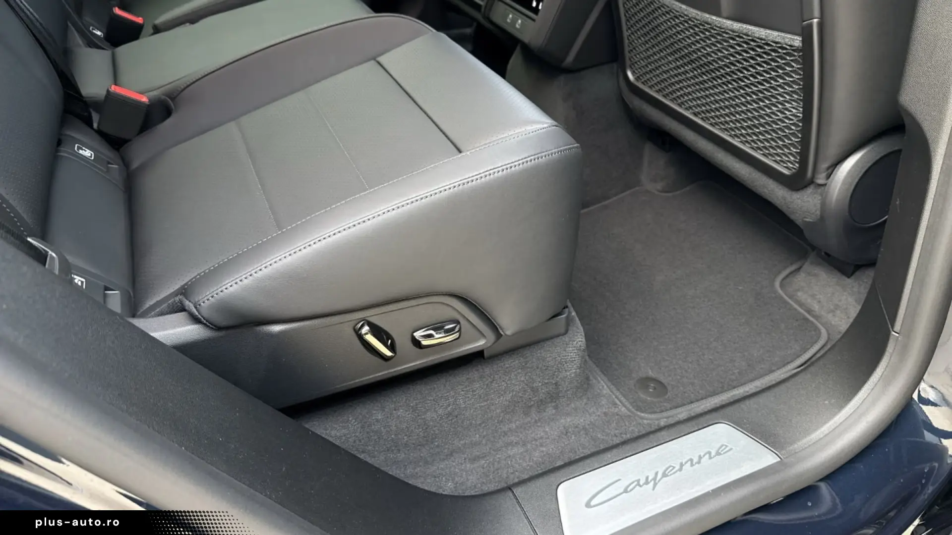 Porsche Cayenne Electric HeadUp Surround-View