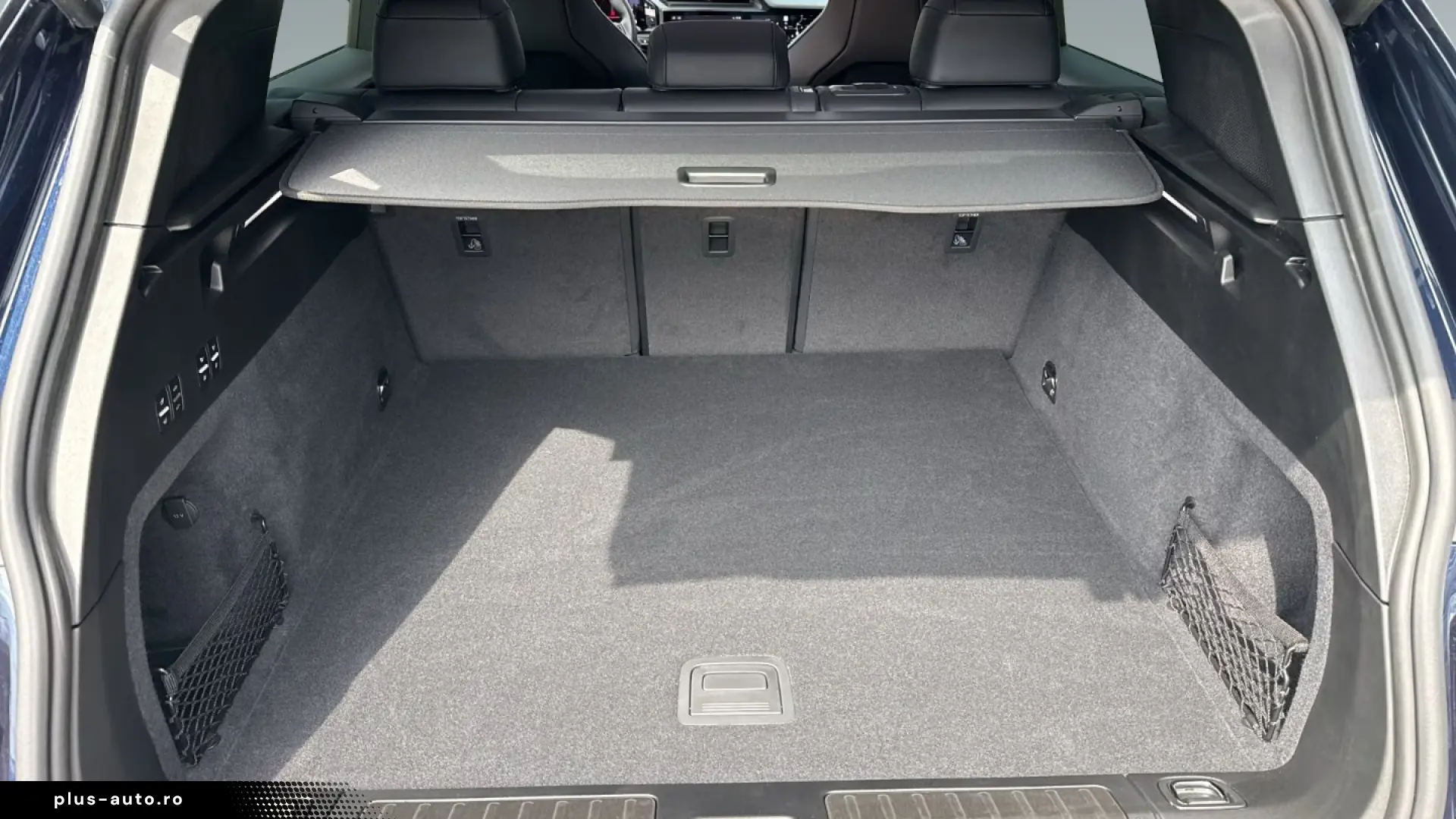 Porsche Cayenne Electric HeadUp Surround-View