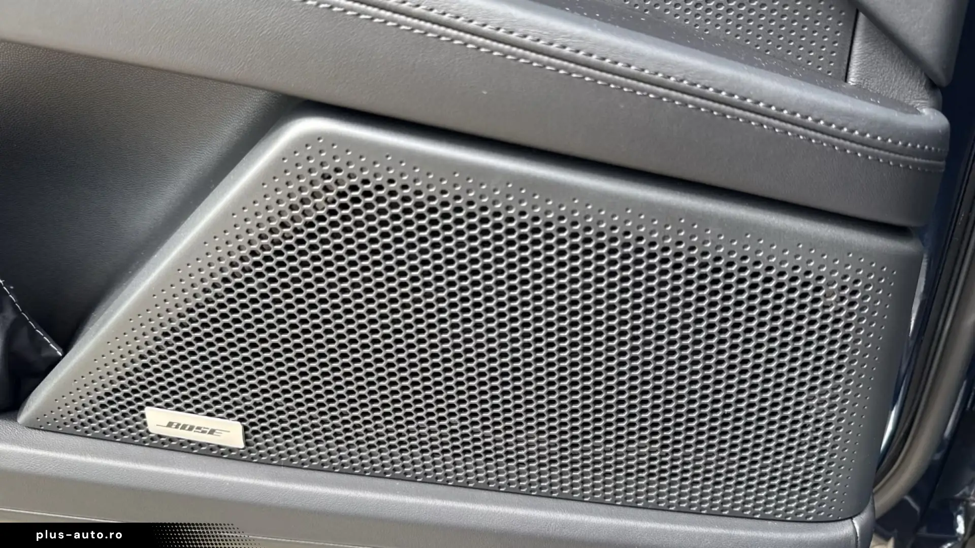 Porsche Cayenne Electric HeadUp Surround-View