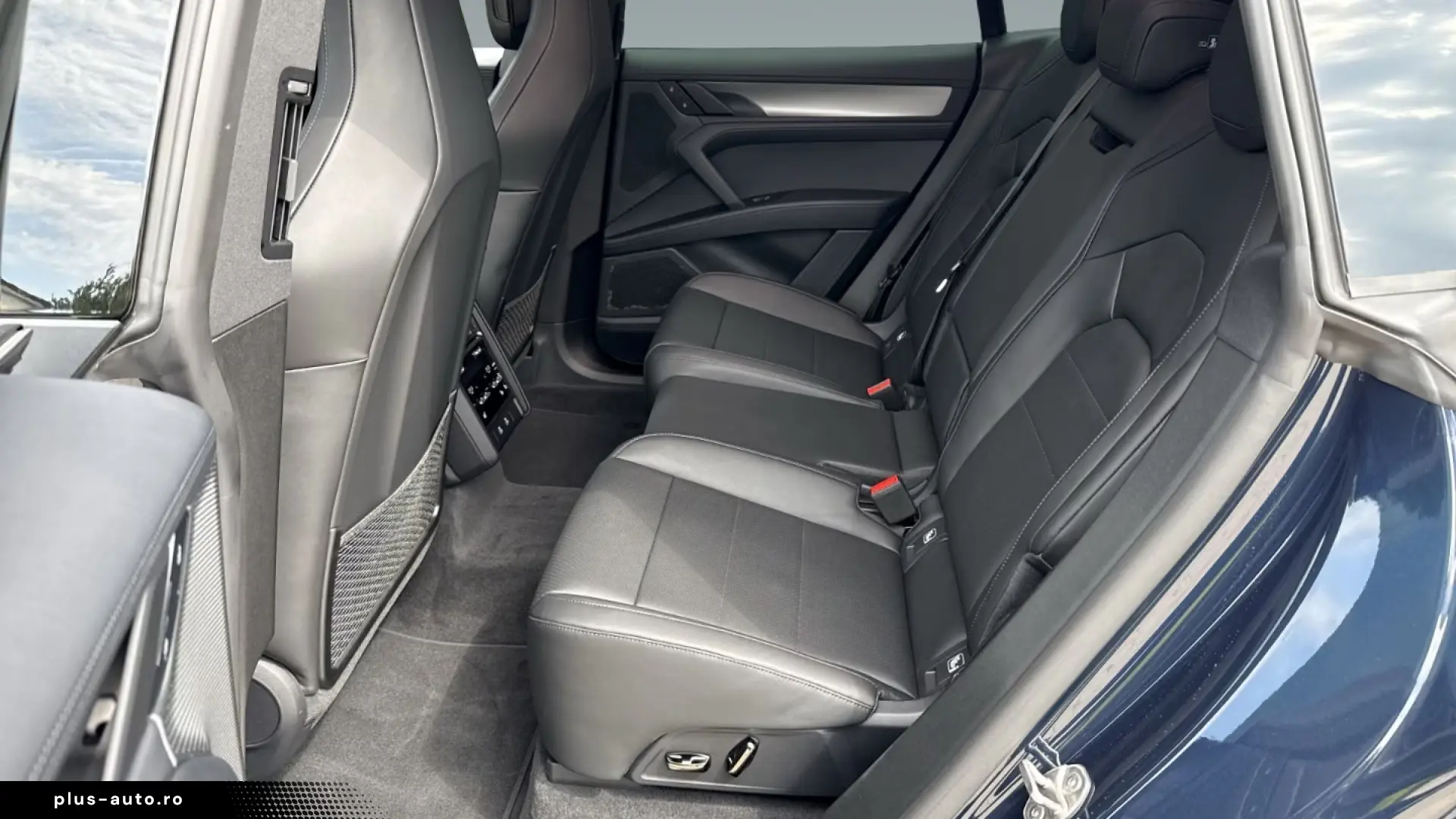Porsche Cayenne Electric HeadUp Surround-View