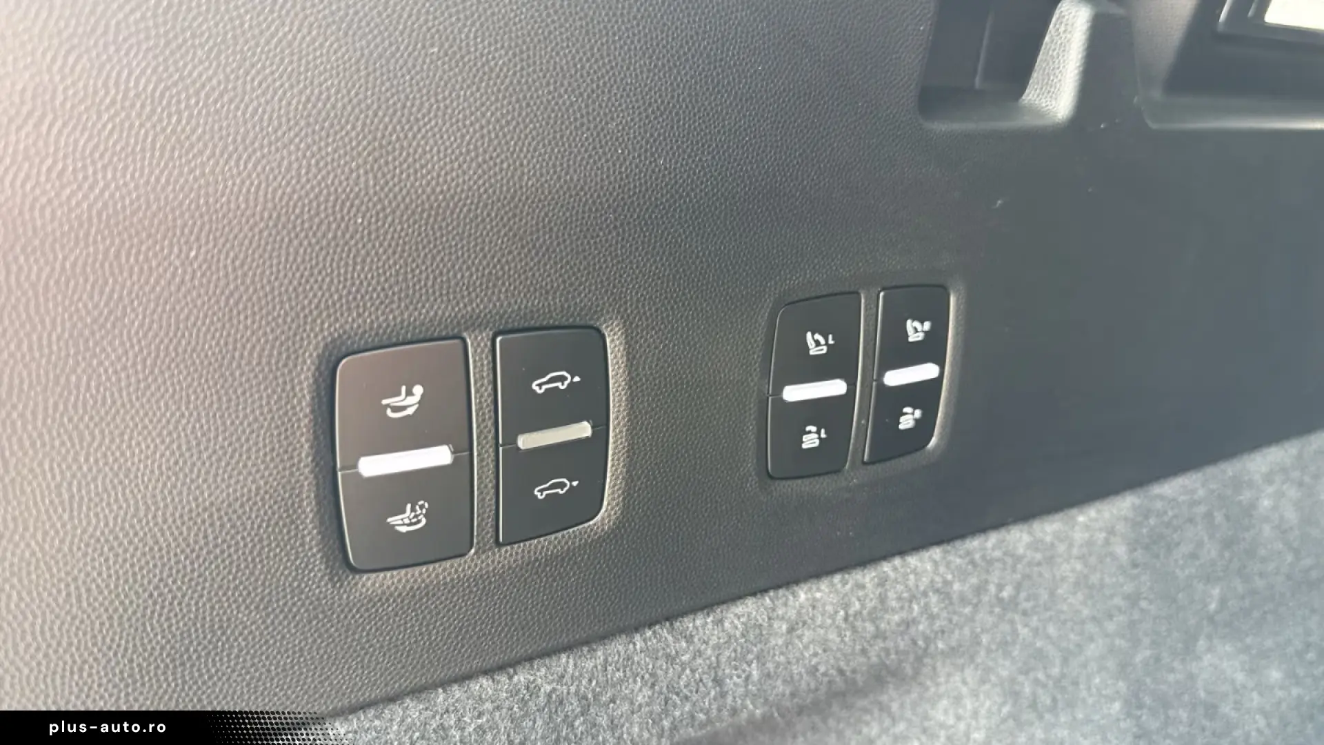 Porsche Cayenne Electric HeadUp Surround-View