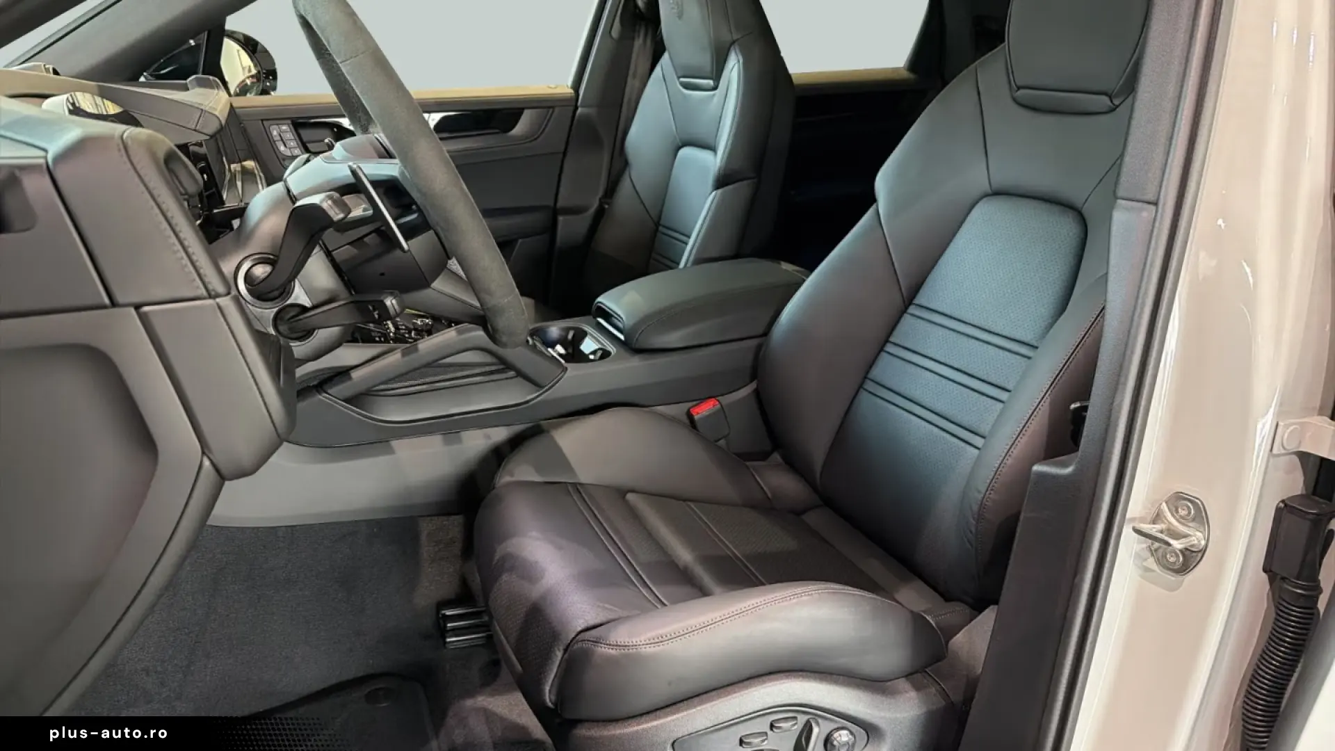 Porsche Cayenne E-Hybrid Coupe Black Edition