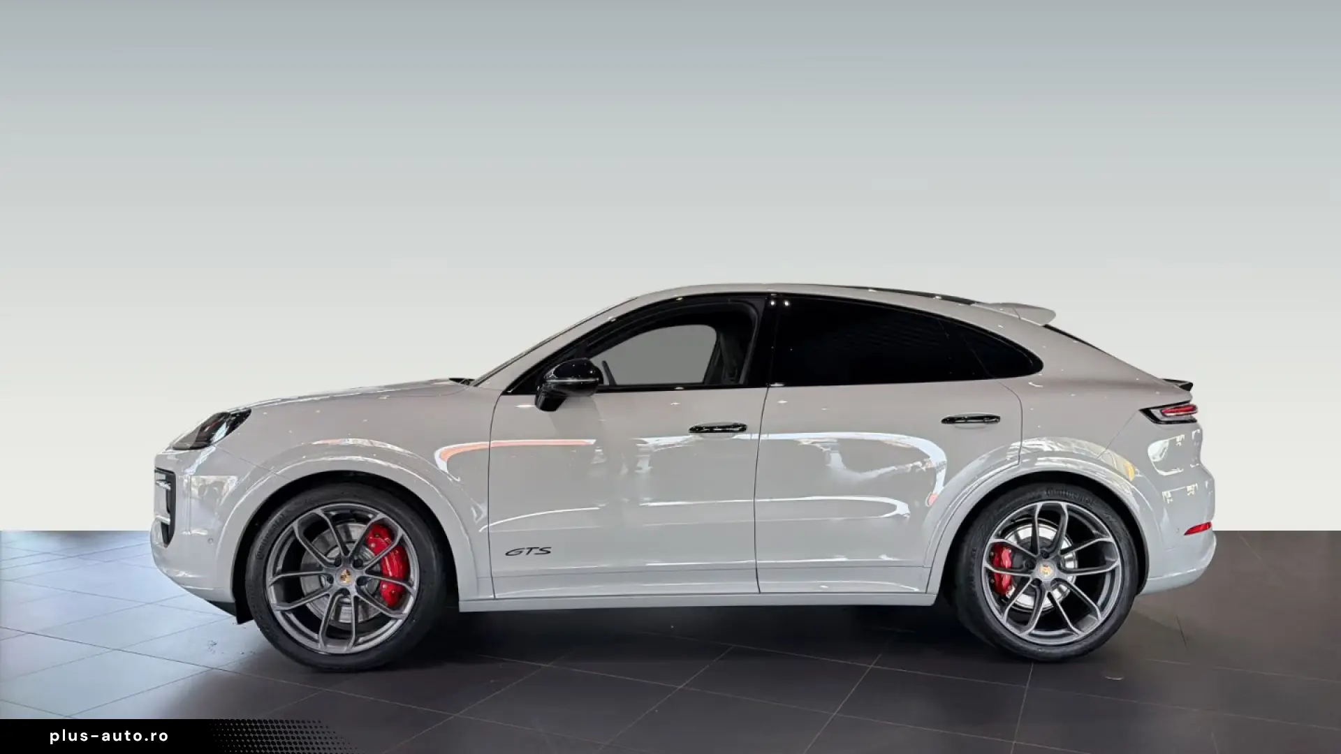Porsche Cayenne GTS Coupe Rear Steering InnoDrive Head-Up