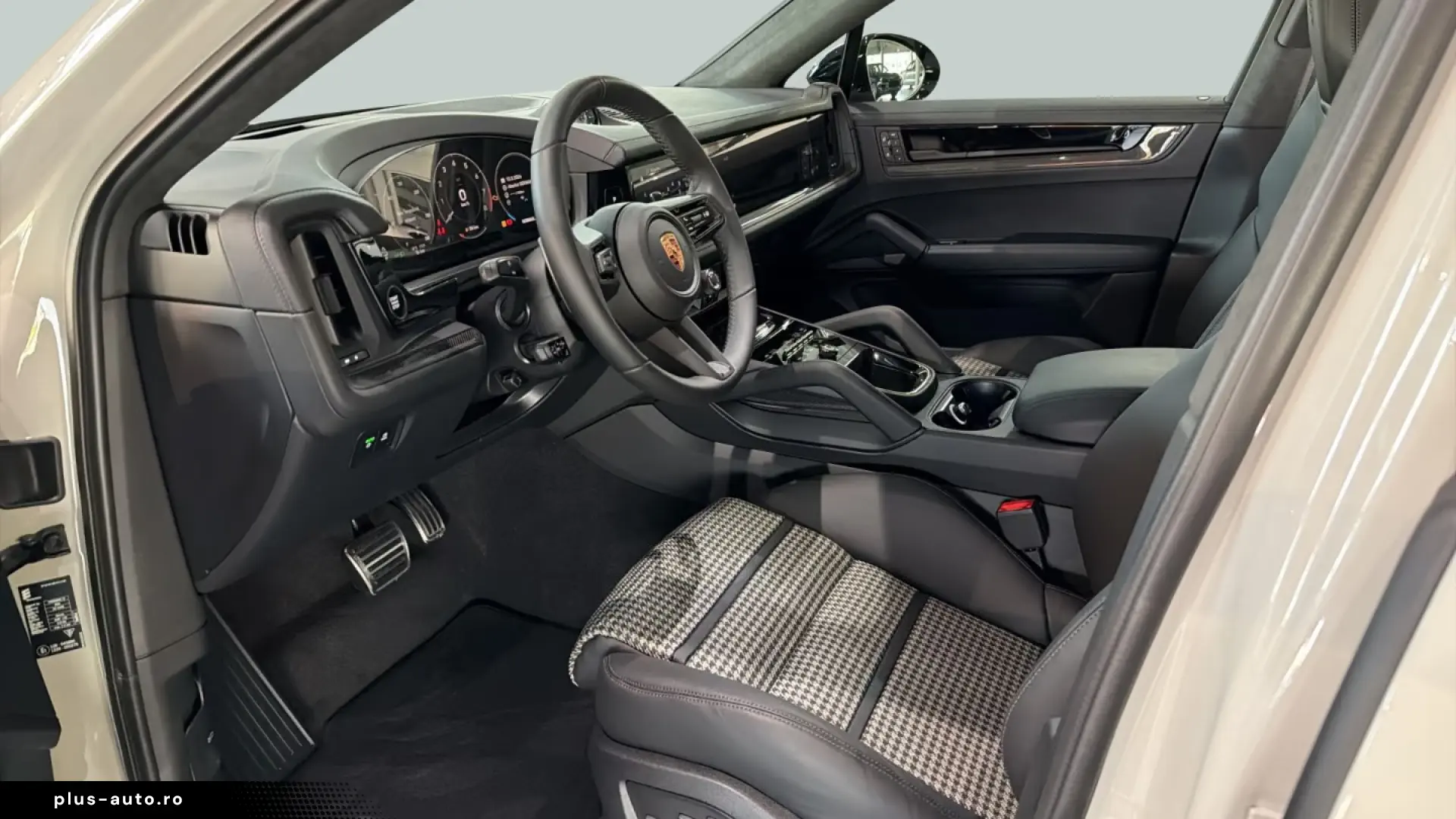 Porsche Cayenne GTS Coupe Rear Steering InnoDrive Head-Up