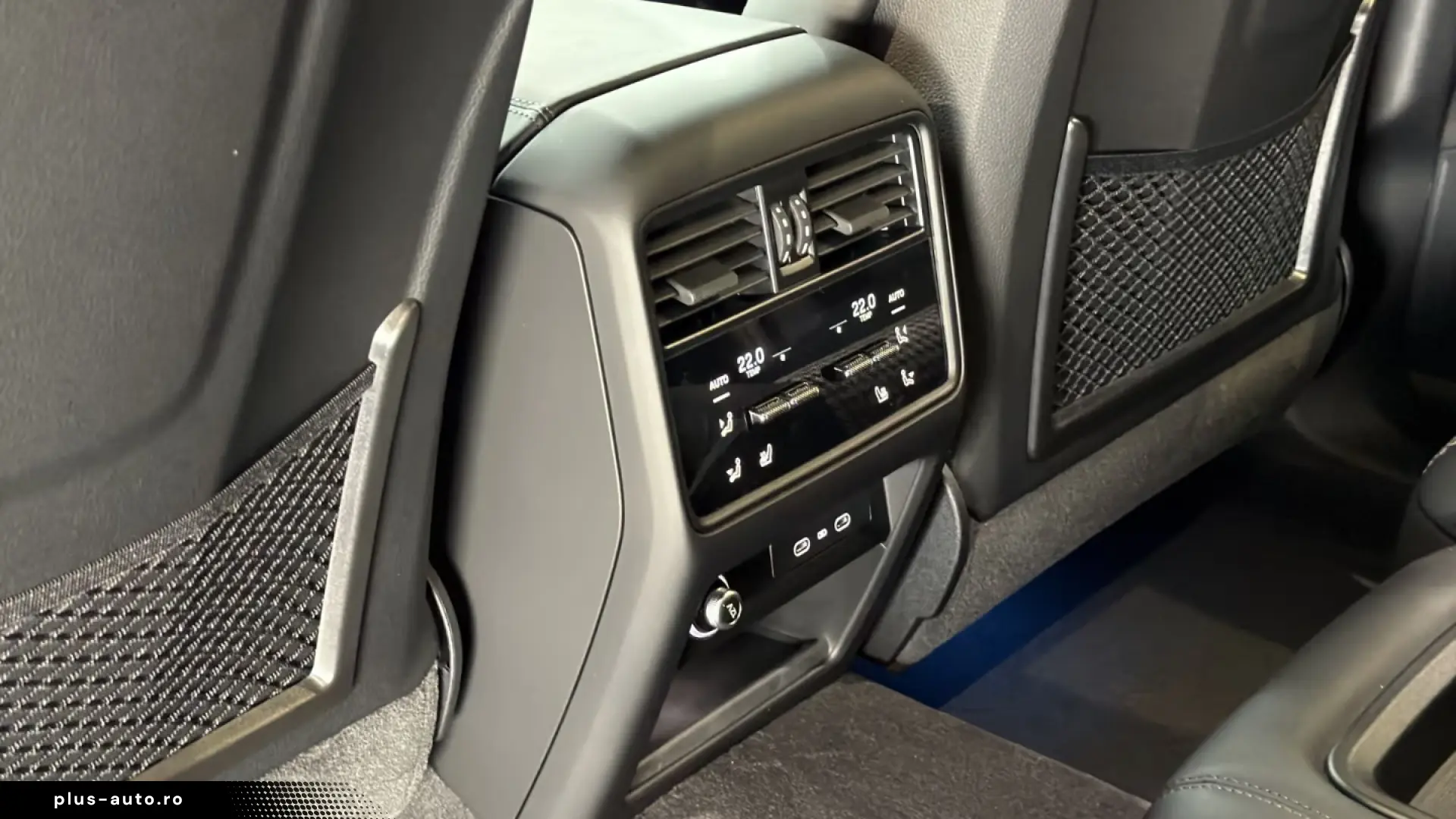Porsche Cayenne GTS Coupe Rear Steering InnoDrive Head-Up