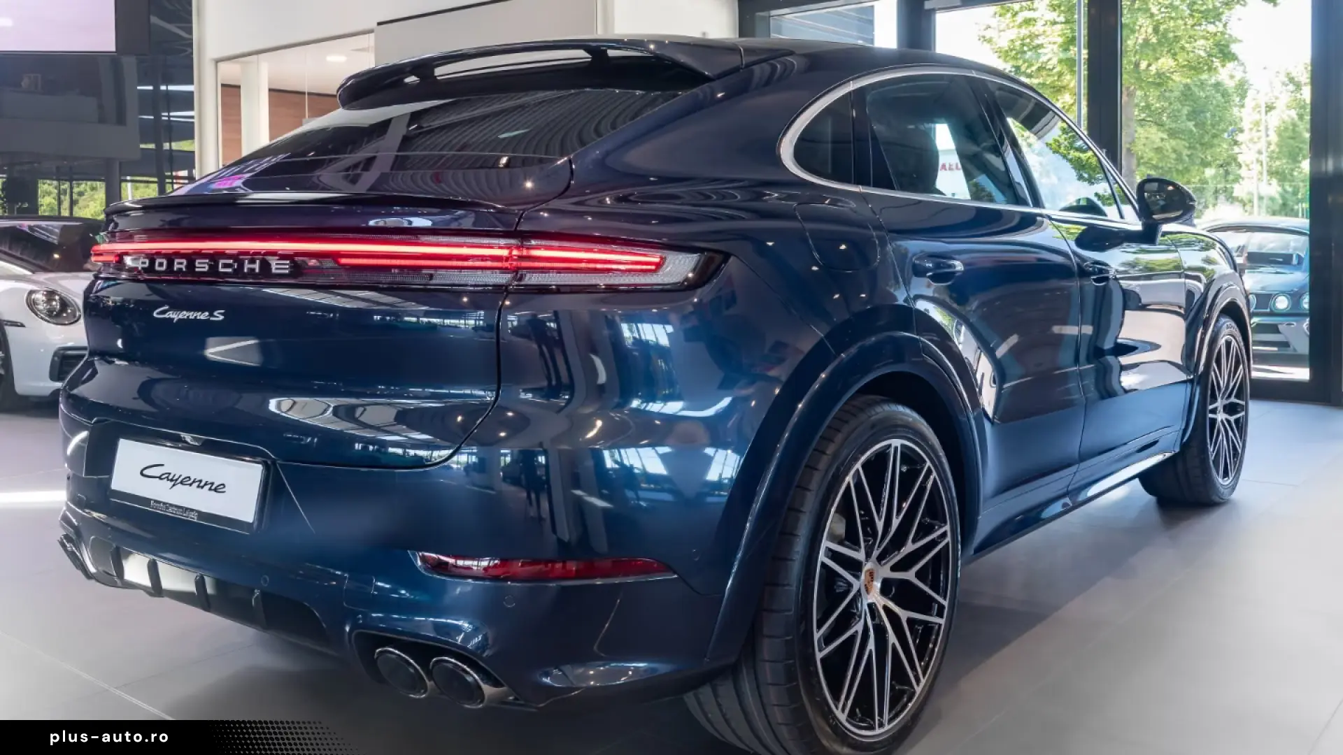 Porsche Cayenne S Coupe Burmester Massage InnoDrive Head