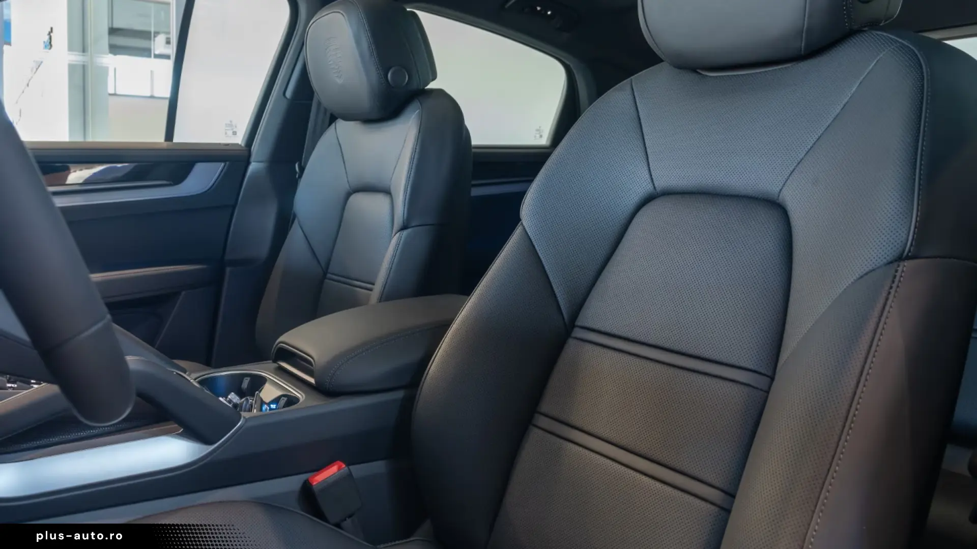 Porsche Cayenne S Coupe Burmester Massage InnoDrive Head