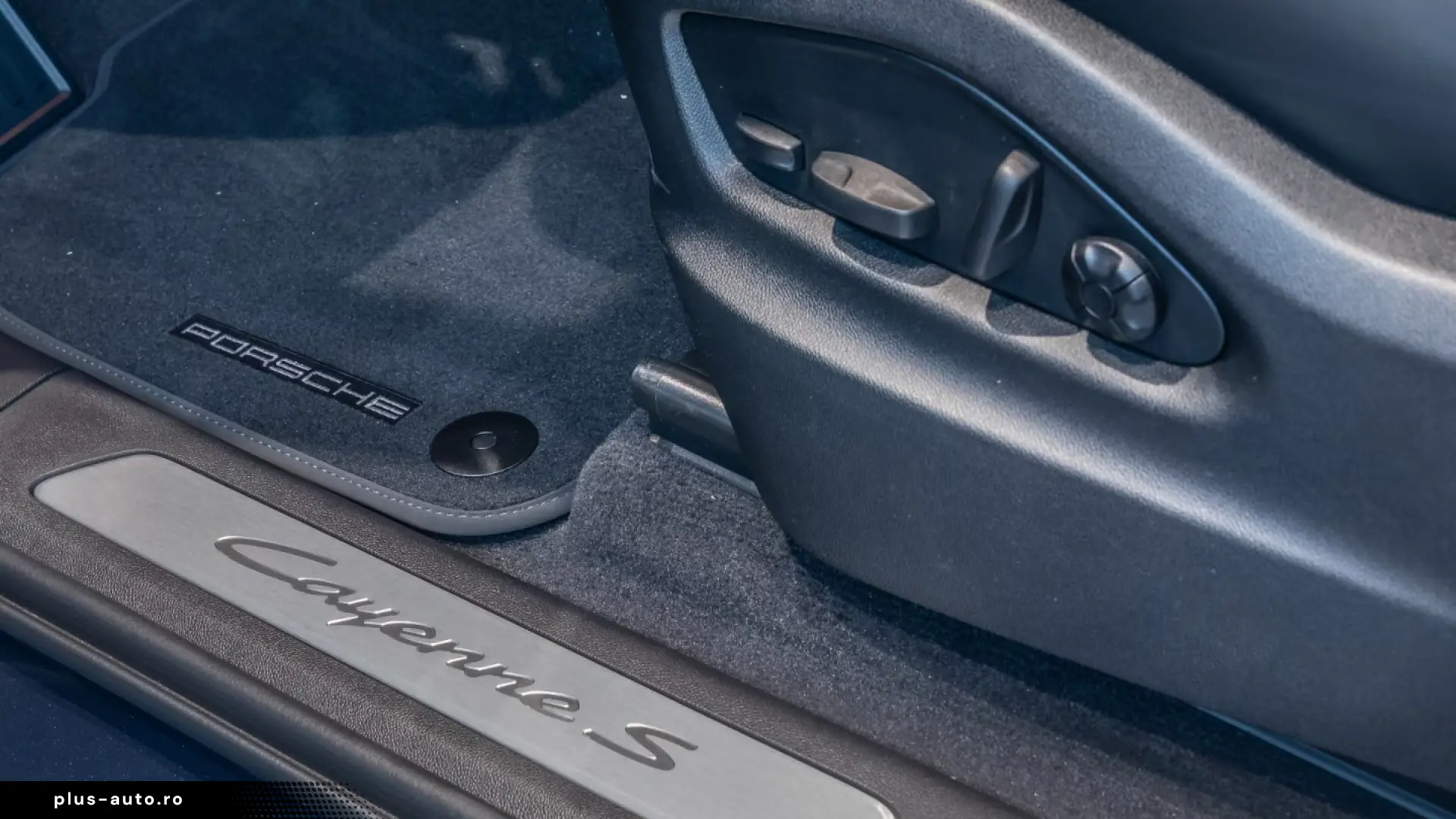 Porsche Cayenne S Coupe Burmester Massage InnoDrive Head
