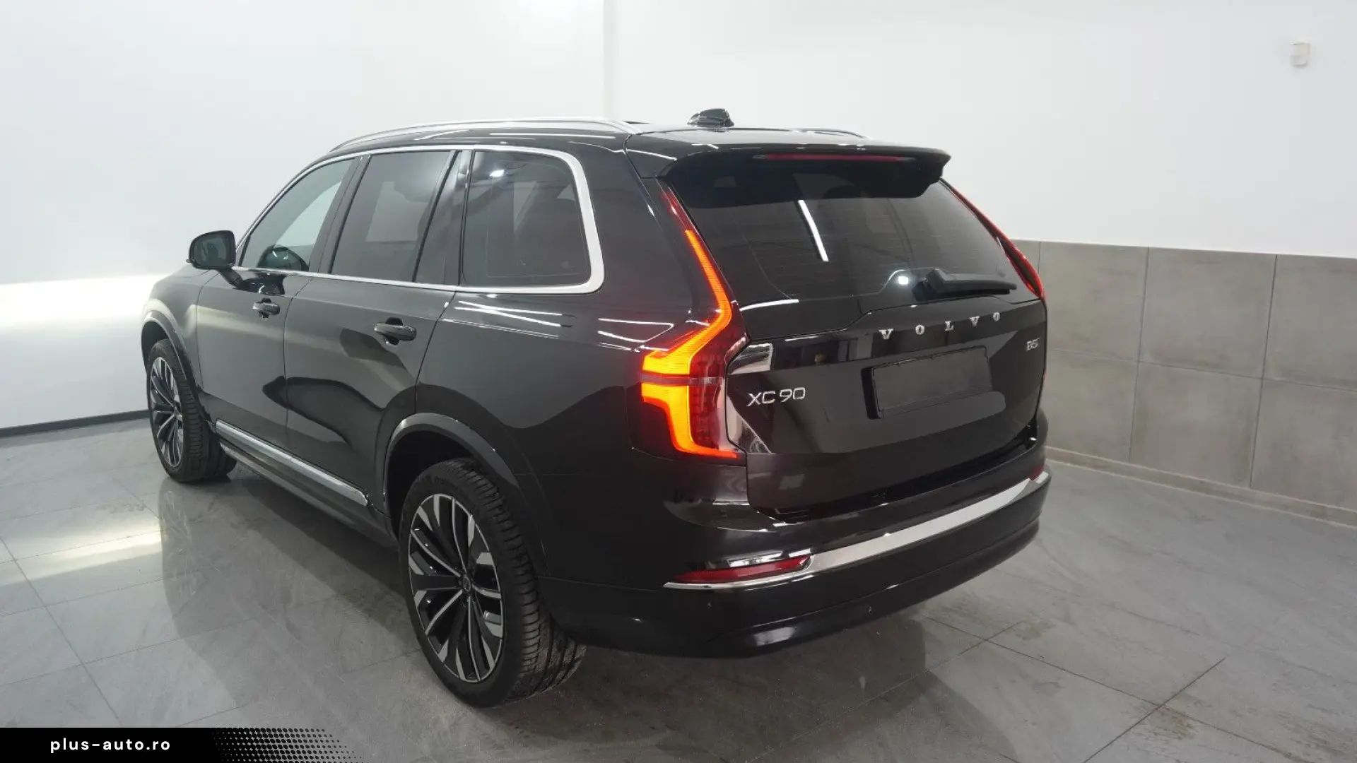 VOLVO XC90 B5 Plus Bright AWD Pano Pilot TWA H&K 7P