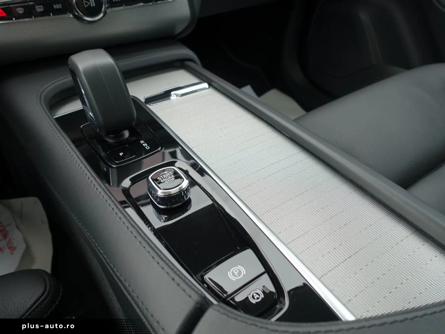 VOLVO XC90 T8 Ultra  Plug-in Hybrid Pano 360  H&K