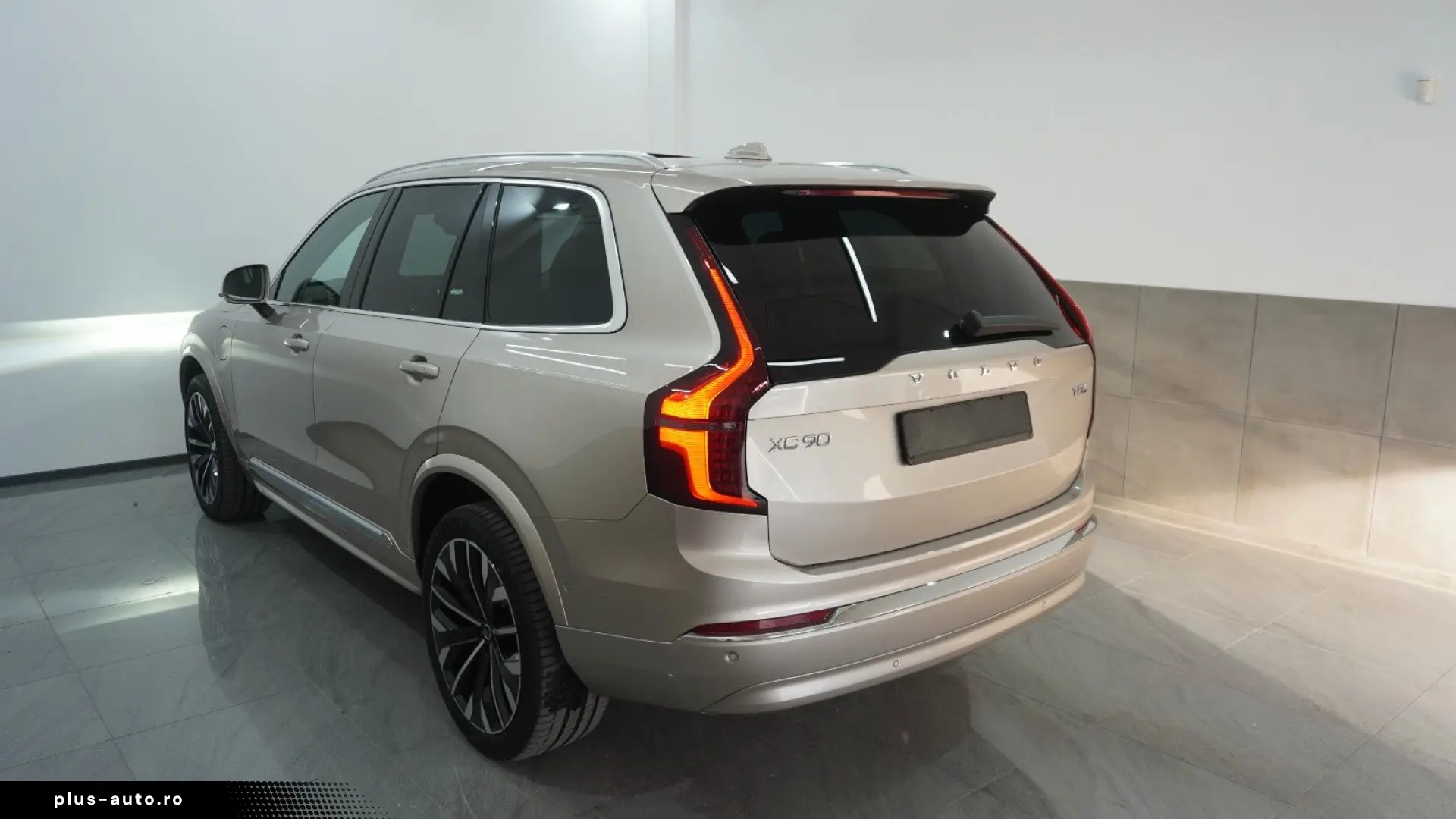 VOLVO XC90 T8 Plus Bright Hybrid Pano 360  HuD ACC TWA