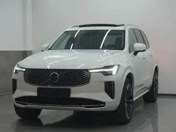 VOLVO XC90 T8 Plus Bright Hybrid Pano 360  ACC TWA H&K