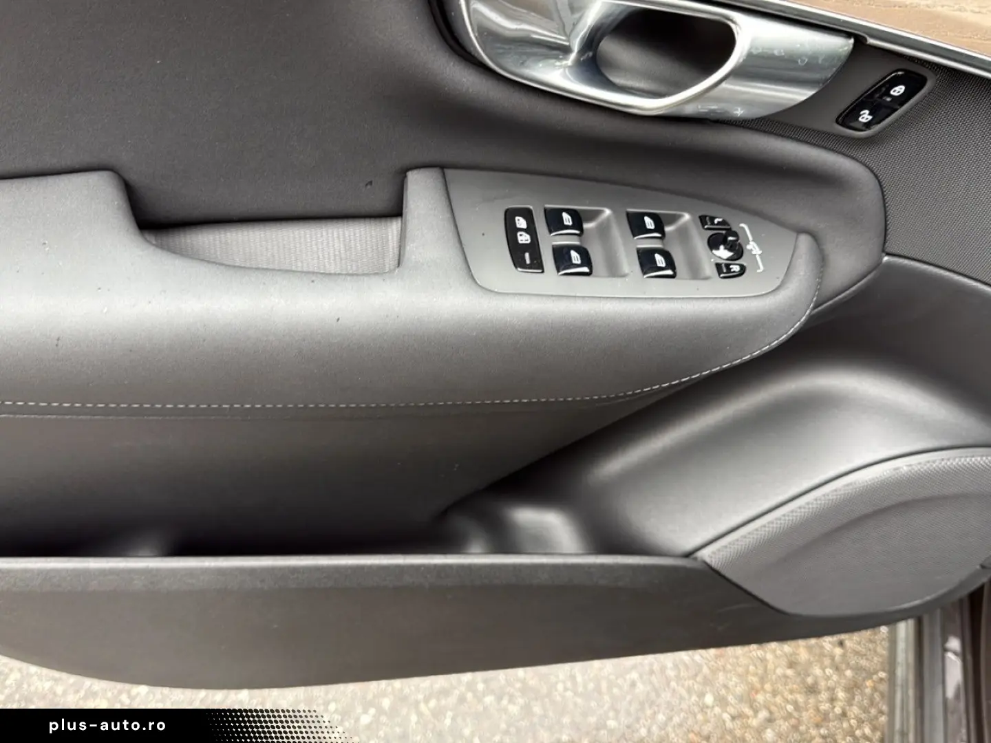 VOLVO XC90 T8 Recharge Plus Dark Plug-In Hybrid AWD