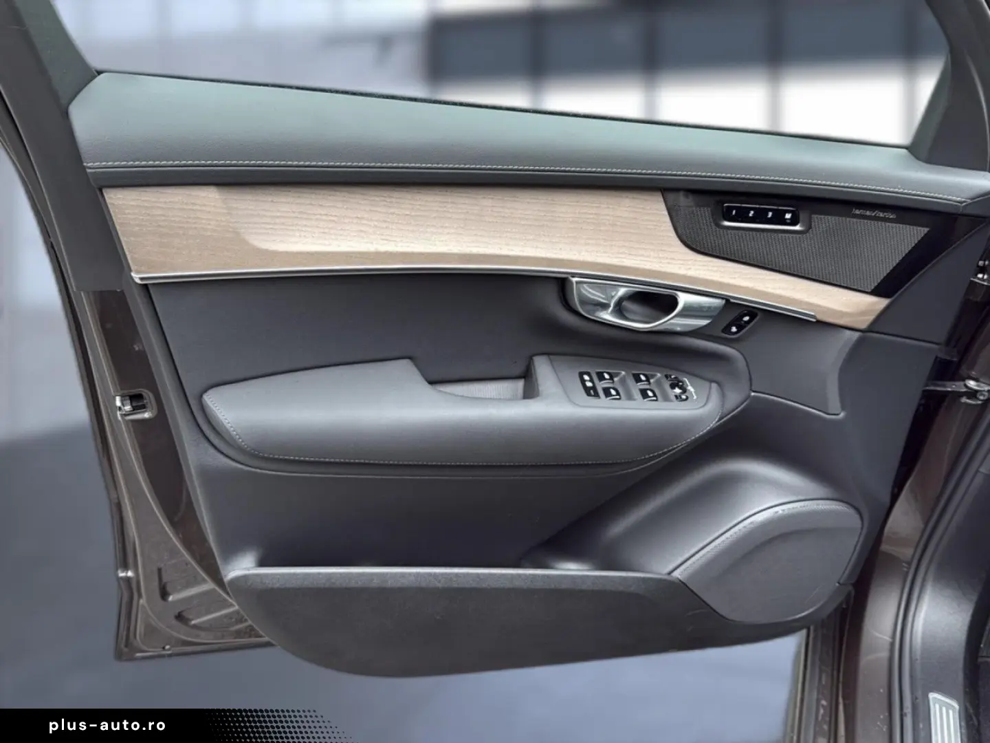 VOLVO XC90 T8 Recharge Plus Dark Plug-In Hybrid AWD