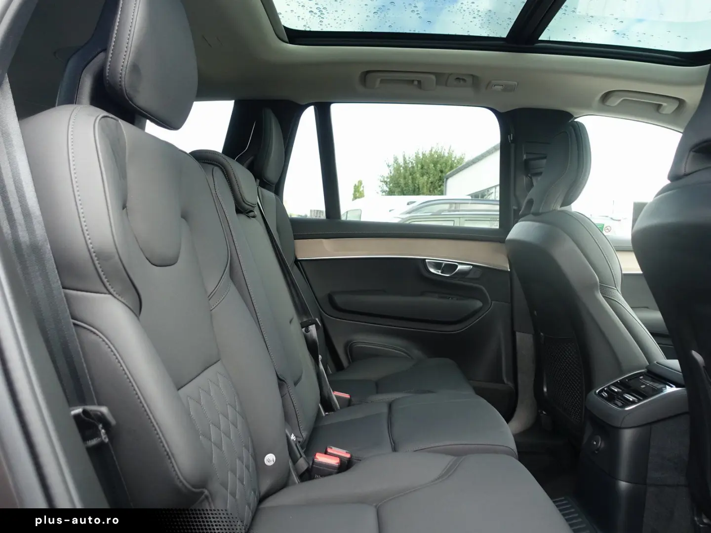 VOLVO XC90 Plus Dark T8 AWD Plug-in HUD Pano H&K 360